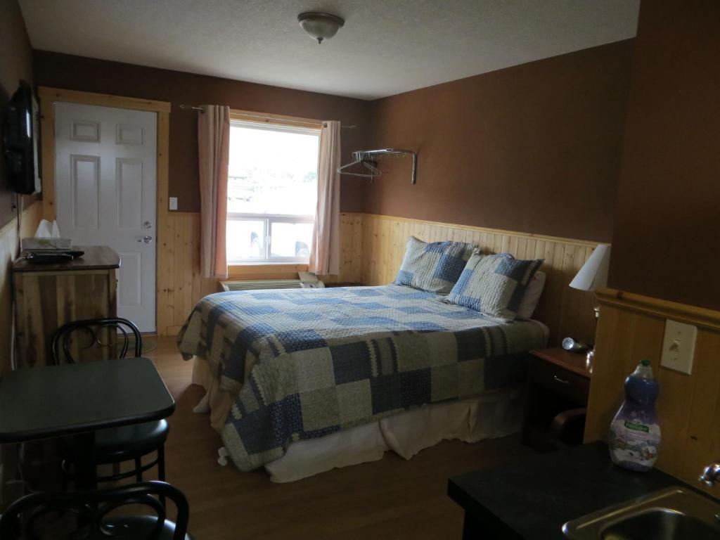 Fort Motel Форт-Маклауд Номер фото