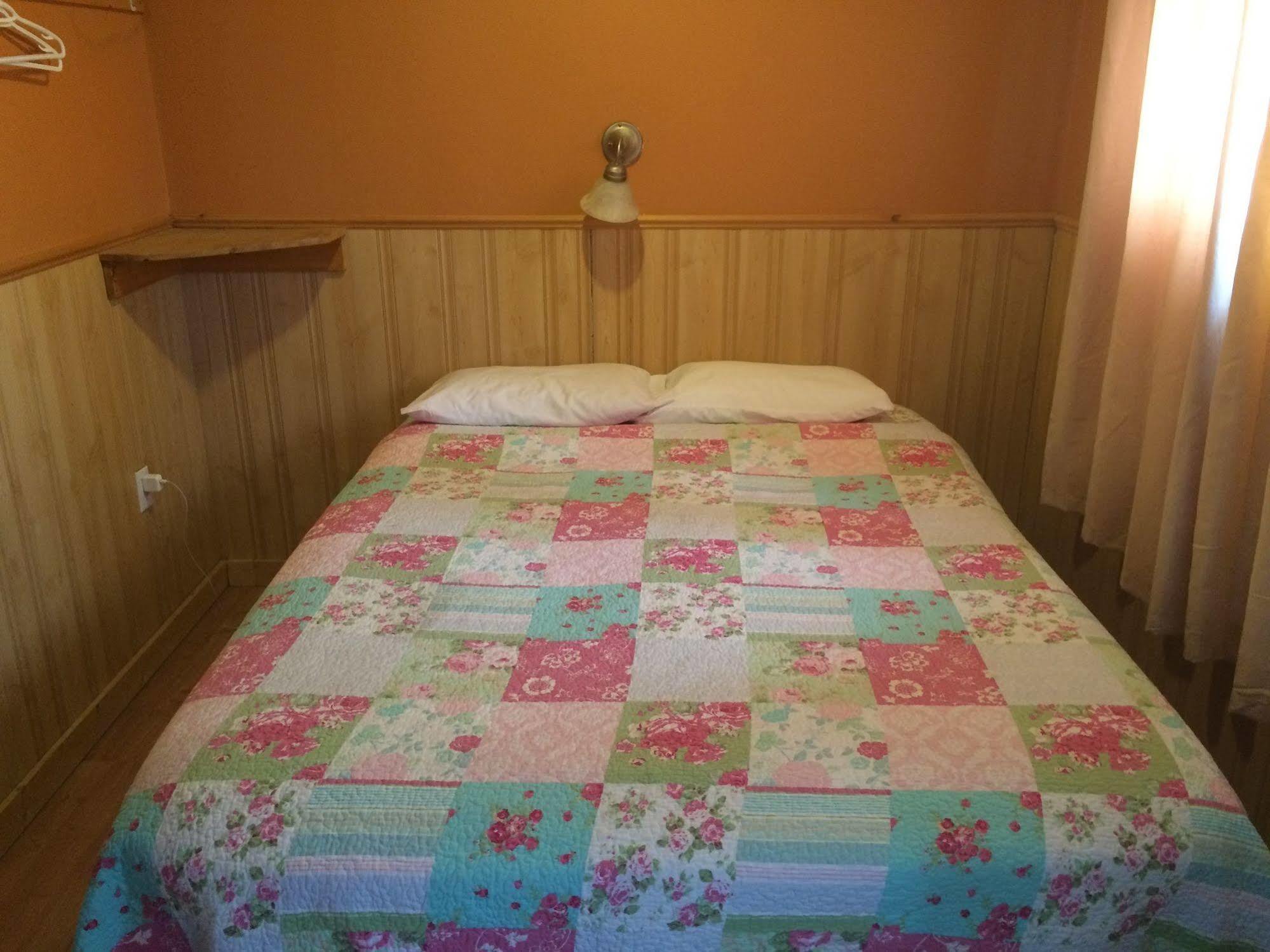 Fort Motel Форт-Маклауд Екстер'єр фото