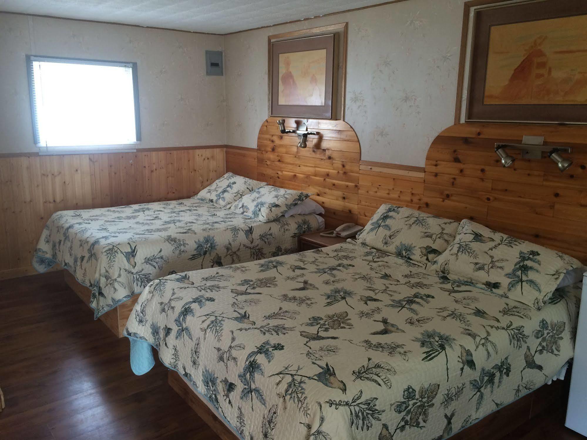 Fort Motel Форт-Маклауд Екстер'єр фото
